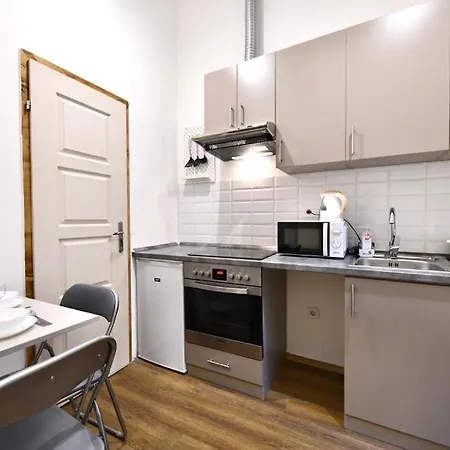 Cosy Flat In Király Str,queen Budapeste