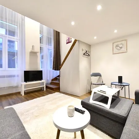 Cosy Flat In Király Str,queen * Budapeste